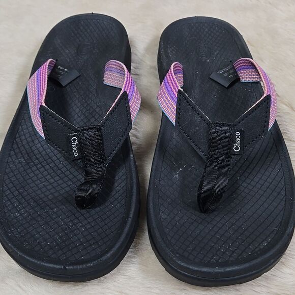 CHACO PINK AND BLACK LOWDOWN FLIP FLOPS, SIZE 8 - Picture 2 of 6